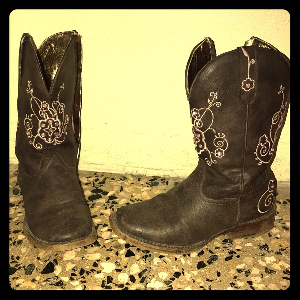 Cowboy shoes